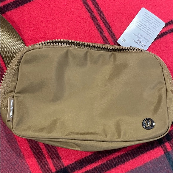 Lululemon Athletica Tan Men's Belt Bag - Picture 1 of 5